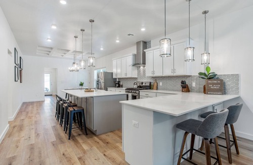 Central Oklahoma City Maison | ★The Plaza Retreat★ Outdoor Fire Pit, Fast Wi-Fi, Close To Everything
