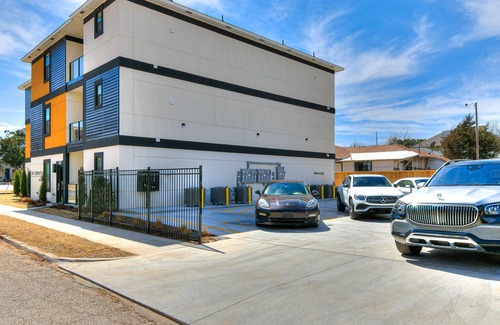 Central Oklahoma City Copropriété | The Plaza VIP Lodge #2