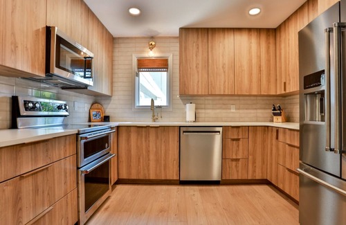 El Dorado Maison | The Plover Home. Newly remodeled for comfort & style! 3B. 2 kings + 1 double.
