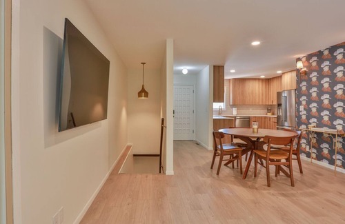 El Dorado Maison | The Plover Home. Newly remodeled for comfort & style! 3B. 2 kings + 1 double.