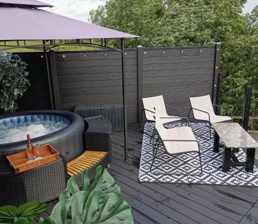 Bawnboy Appartement | The POD Unique & Stylish Luxury Accommodation With Hot Tub