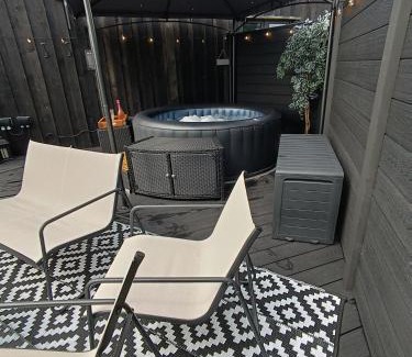 Bawnboy Appartement | The POD Unique & Stylish Luxury Accommodation With Hot Tub
