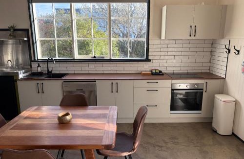 Oatlands Maison | The Podium Accommodation - Oatlands, Tasmania