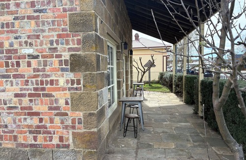 Oatlands Cottage | The Podium - Modern Cottage - Central Oatlands Accommodation, Tasmania