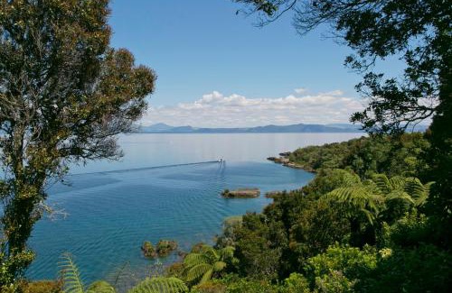 Acacia Bay Maison | The Point Luxury Villa