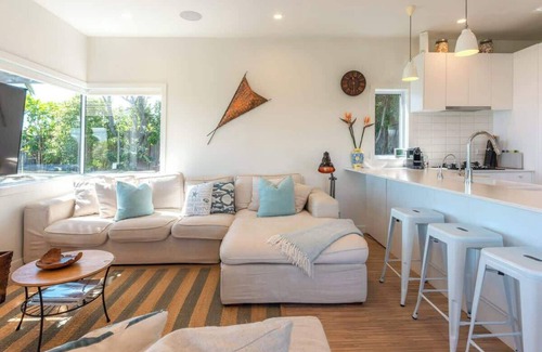 Onetangi Maison | The Point - Stay Waiheke