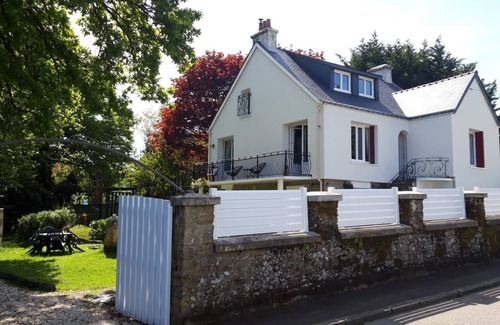 Ploerdut Maison | The pond house
