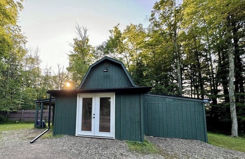 Town of Concord Maison | The Pond House in Springville!