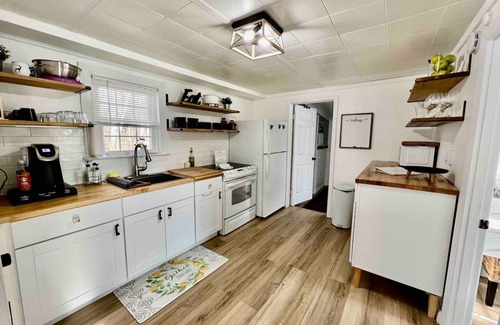 Windham Cottage | The PondeRosa cottage at Cobbett's pond