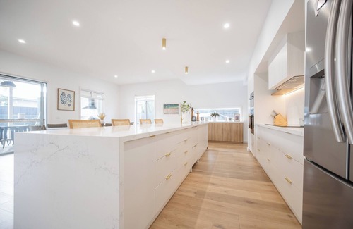 Inverloch Maison | The Pool House on Cook