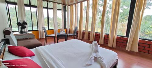 Madikeri Lit Et Petit-Déjeuner | The Pool Villa Coorg