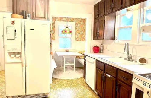 South Bend Maison | The Portage Place: 3BR 2 mi from ND w/ king suite