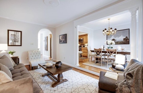 West End Maison | The Potomac - Friendly Townhouse Near DC & Old Town - 3 En-Suite Baths