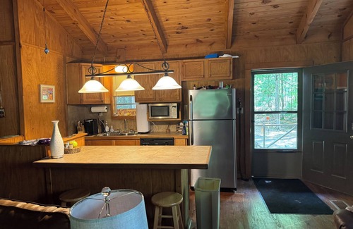 Oakland Cabine | The Presidential Suite, Enid Lake, Ole Miss, Crappie Fishing, ATV, Hunting