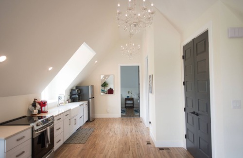 Murfreesboro Maison | "The Primm Loft" Private, Spacious, Clean & New