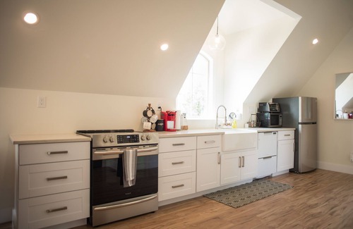 Murfreesboro Maison | "The Primm Loft" Private, Spacious, Clean & New