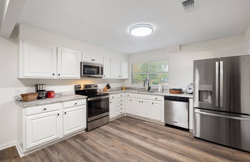 Hattiesburg Maison | The Prince George House / Midtown Home / Close to Forest General Hospital & USM!