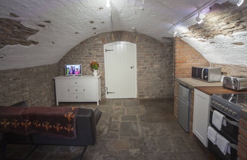 Pill Appartement | The Priory Cellars Abbots Leigh