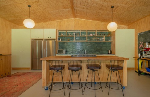 Kuaotunu Maison | The Pumpkin Shed – Kuaotunu Holiday Home