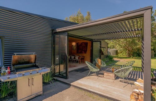 Kuaotunu Maison | The Pumpkin Shed - Kuaotunu Holiday Home
