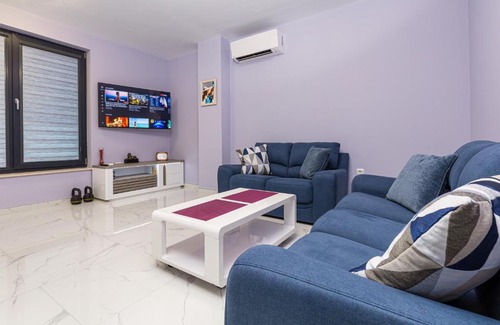 Plovdiv Appartement | The Purple 1DB Apartment with a Parking Spot