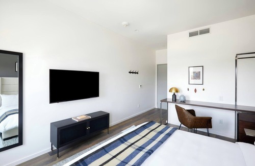 Queen Village Hôtel | Sonder The Queen