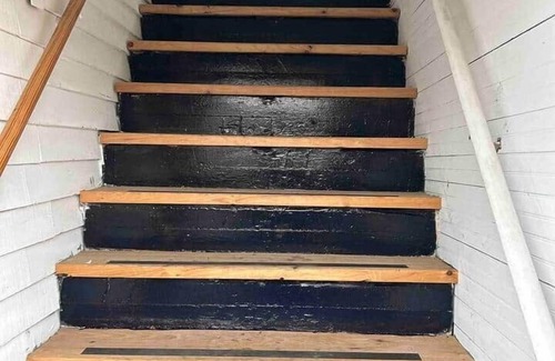 Pine City Appartement | Quirky but Clean - Upper Duplex in quaint downtown Pine City.