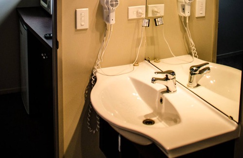 Christchurch Hôtel | The Racecourse Hotel & Motorlodge