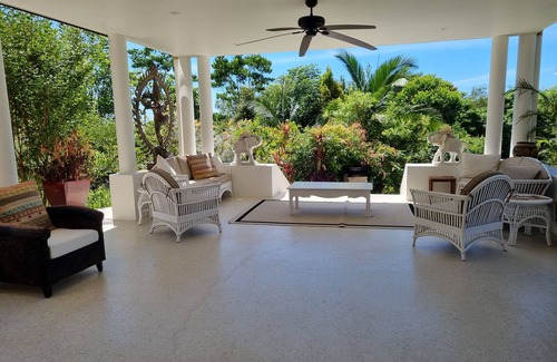 Ewingsdale Appartement | The Raffles in Byron! Beautiful, Colonial style luxury! Absolutely Huge!