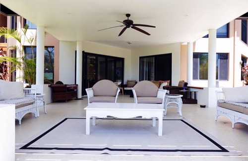 Ewingsdale Appartement | The Raffles in Byron! Beautiful, Colonial style luxury! Absolutely Huge!