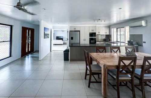 Mackay Maison | The Ranch 4brm,3bth,AC,Pool