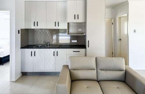 Mackay Maison | The Ranch 4brm,3bth,AC,Pool
