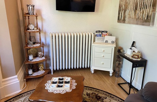 Queens Square Appartement | The Reagh's (one room suite)-1 of 3 suites in this Heritage property 4.5 star