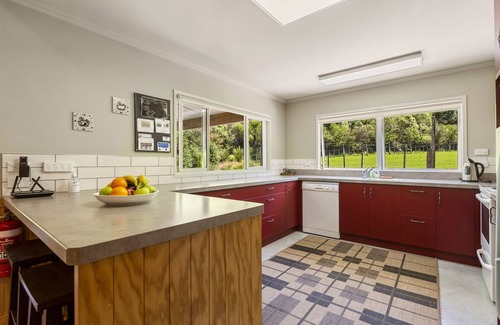 Lake Okareka Maison | The Red Barn - Lake Okareka Holiday Home