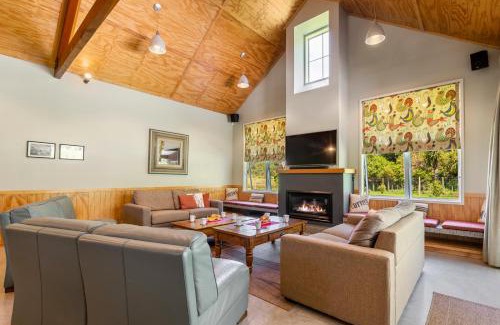 Lake Okareka Maison | The Red Barn - Lake Okareka Holiday Home