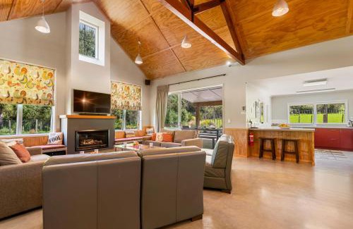 Lake Okareka Maison | The Red Barn - Lake Okareka Holiday Home