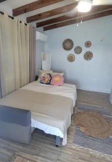 Pedernales Maison | The Red Door Beach House, Buye Beach