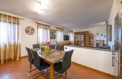 Bardolino Maison | The Red House - between lake and mountain