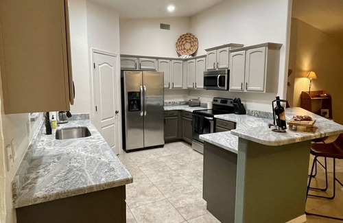 Desert View Village Maison | The Redbird, Dog-friendly Gem in Cave Creek