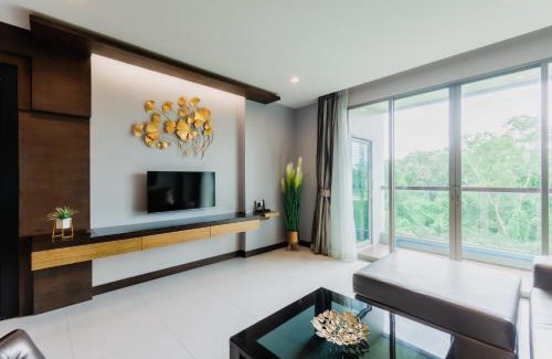 Bang Tao Appartement | The Regent Bangtao Apartments gorgeous view of the jungle