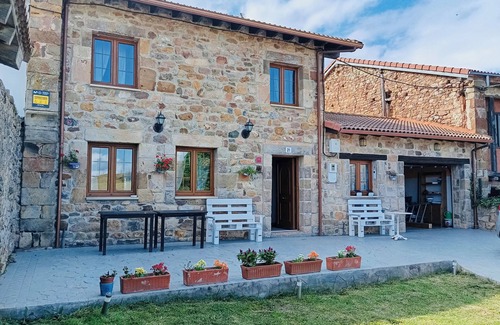 Enmedio Maison | The Requejo Royalty