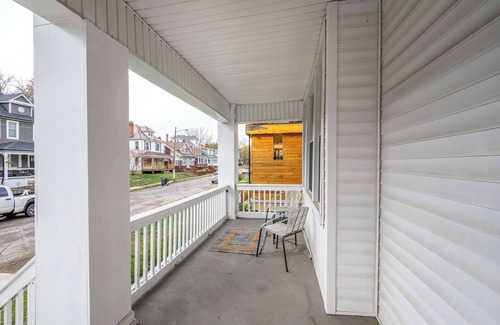 Livingston Park Maison | The Restful Roost w Hot Tub