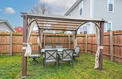 Livingston Park Maison | The Restful Roost w Hot Tub