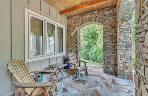 Wildwood Maison | The Retreat at Wildwood - Hot Tub Theater & Deck