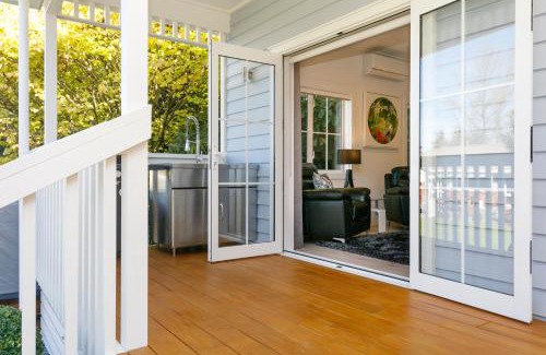 Rangatira Park Lit Et Petit-Déjeuner | The Retreat Luxury Garden Villa