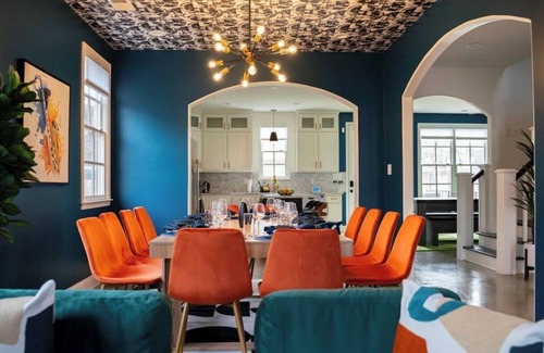 University District Maison | The Retro Memphis! Arcade + Hot Tub