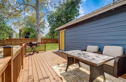 Eastside Promise Neighborhood Maison | The Retro Retreat - Close to Downtown, Fort Sam