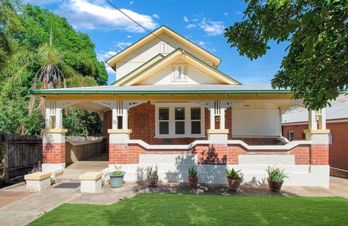 Turvey Park Maison | The Richardson - Spacious Entertaining, Sleeps 8