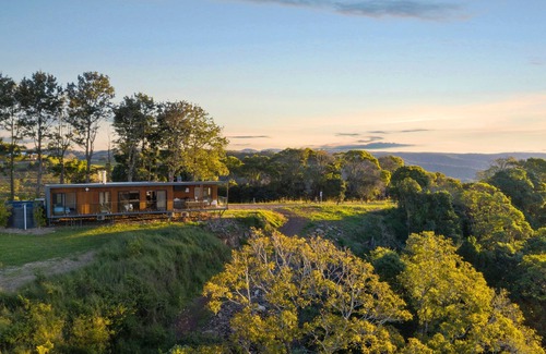 Booroobin Cabine | The Ridge at Maleny - The Deluxe Residence