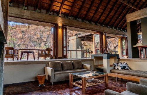 Vaalwater Cabine | The Riverine Lodge